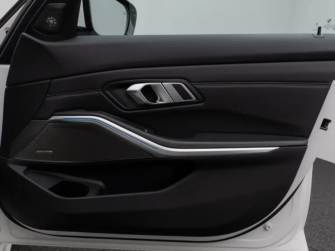 BMW 320 - Thumbnail 31