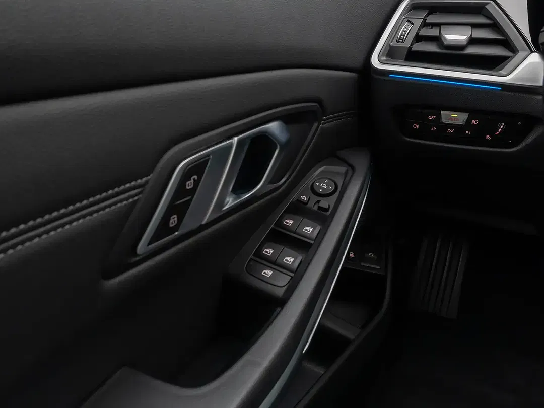BMW 320 - Thumbnail 34
