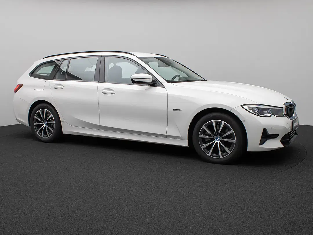 BMW 320 - Thumbnail 4