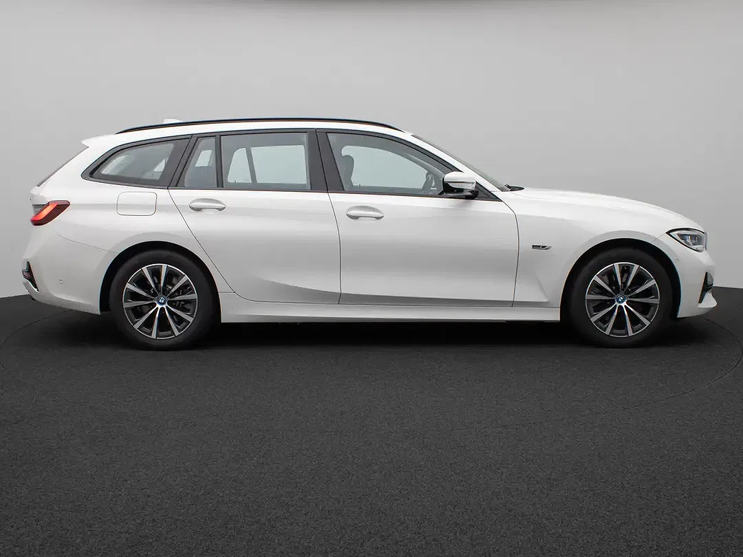BMW 320 - Thumbnail 5