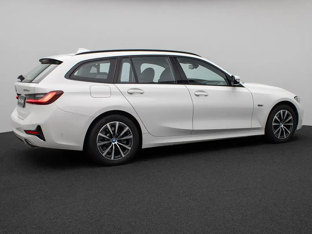 BMW 320 - Thumbnail 6