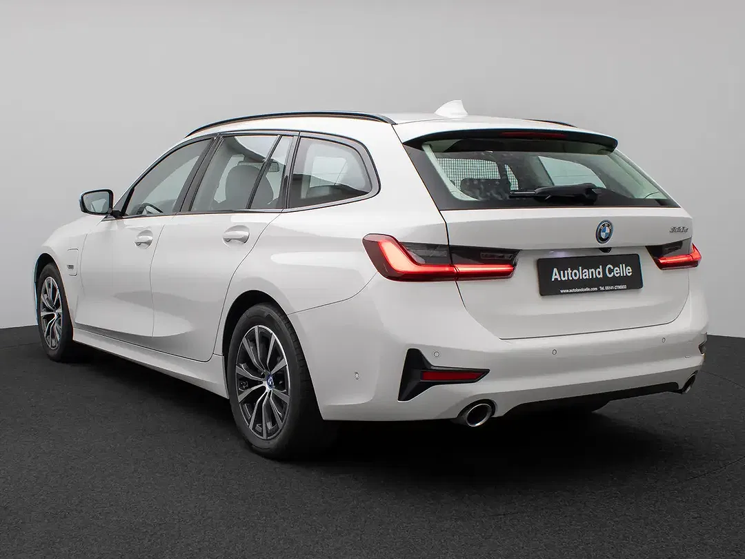 BMW 320 - Thumbnail 9