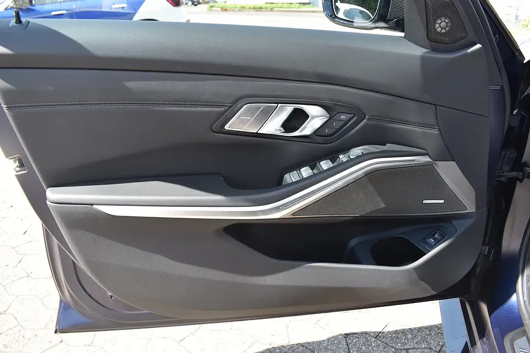 BMW M3 - Thumbnail 12