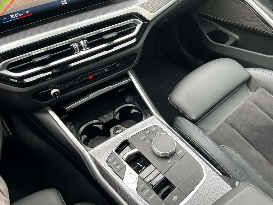BMW 330 - Thumbnail 11