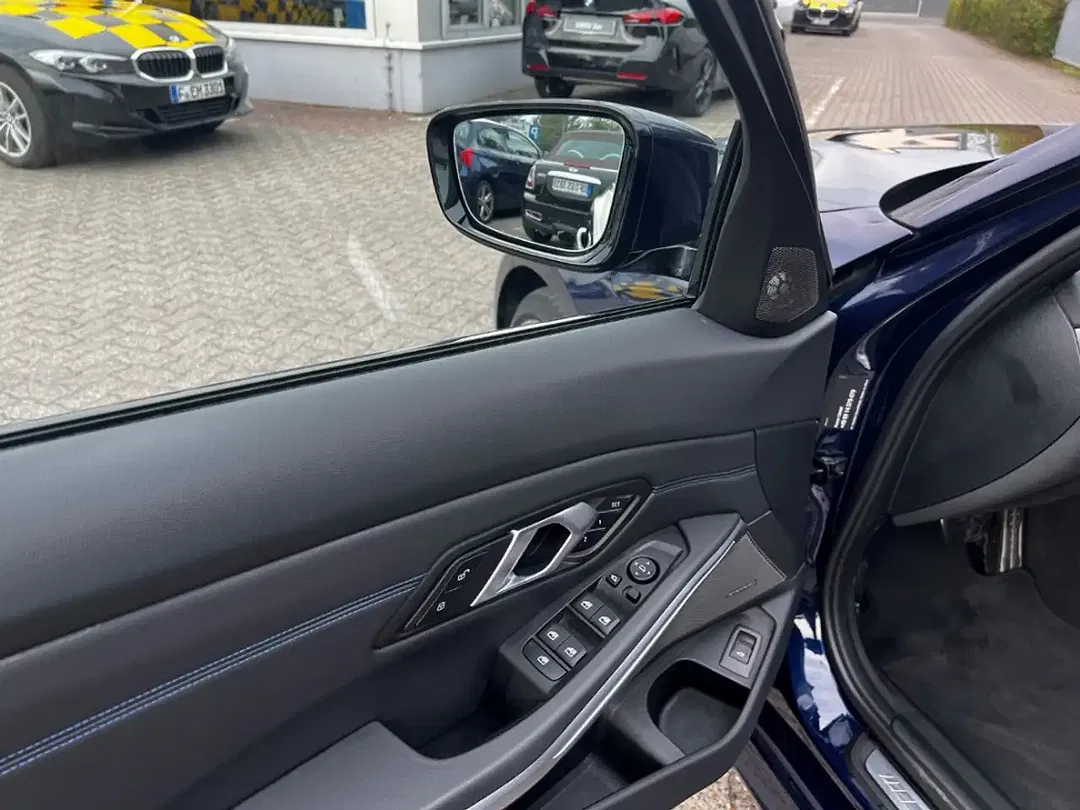 BMW 330 - Thumbnail 4