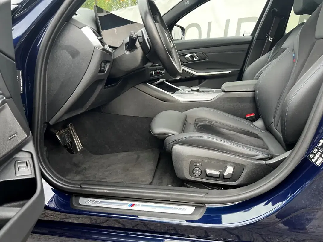 BMW 330 - Thumbnail 5