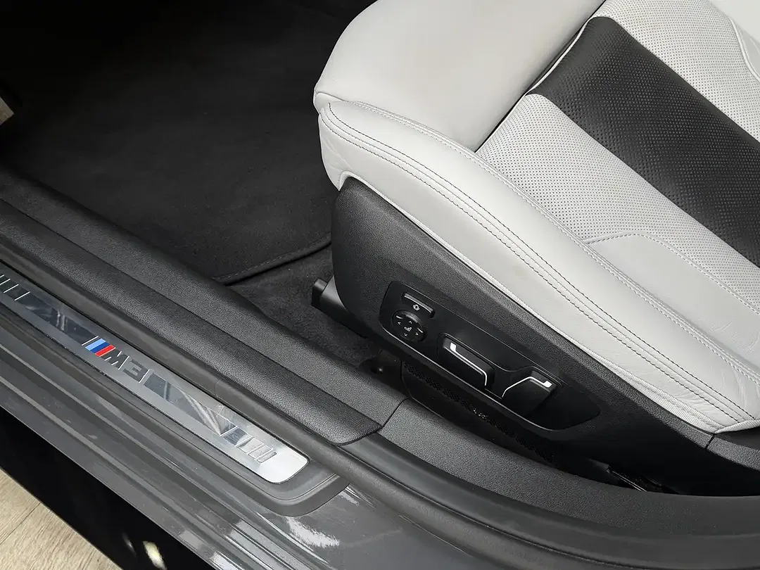 BMW M3 - Thumbnail 13