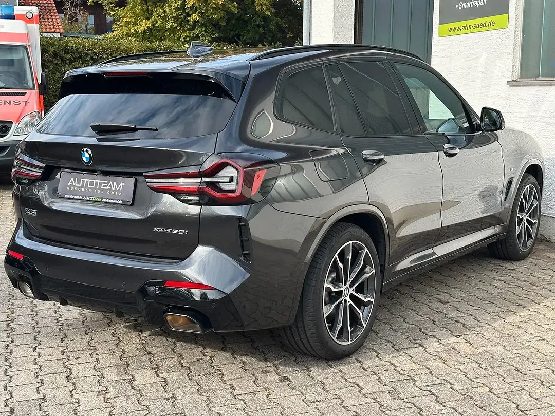BMW X3 - Thumbnail 2
