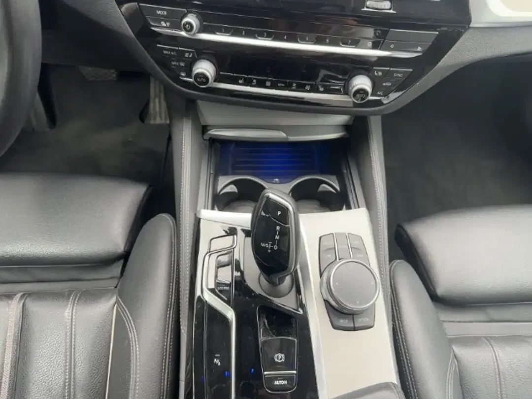 BMW 520 - Thumbnail 11
