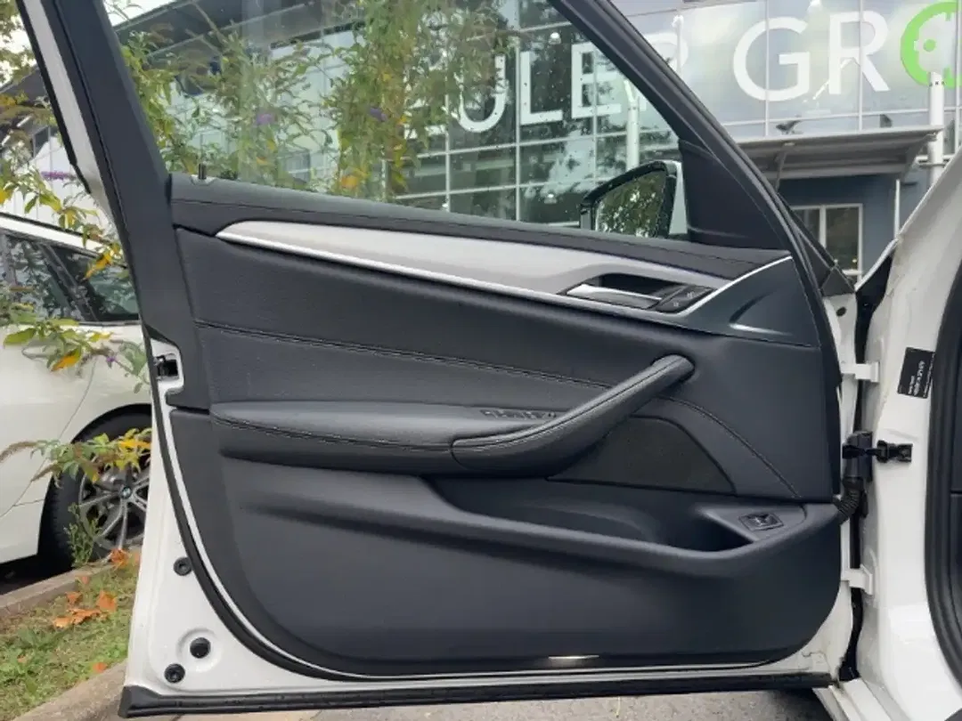 BMW 520 - Thumbnail 12