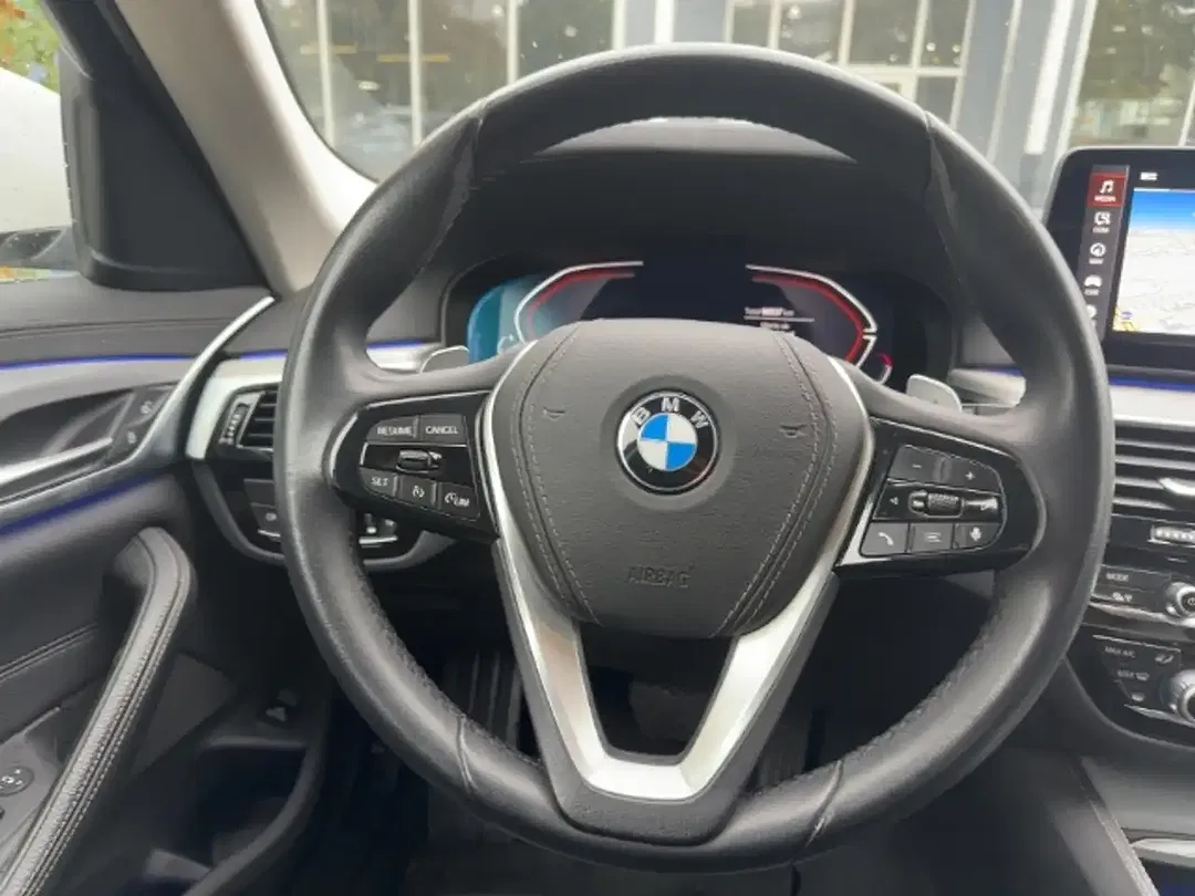 BMW 520 - Thumbnail 9