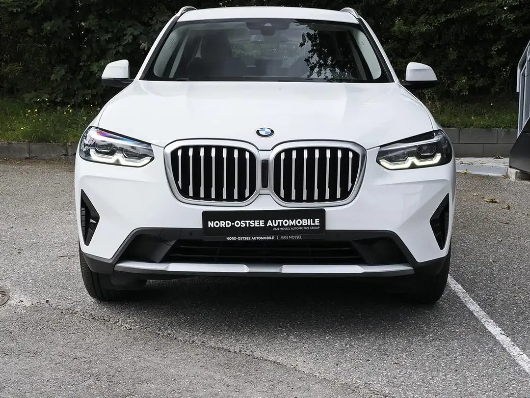 BMW X3 - Thumbnail 3