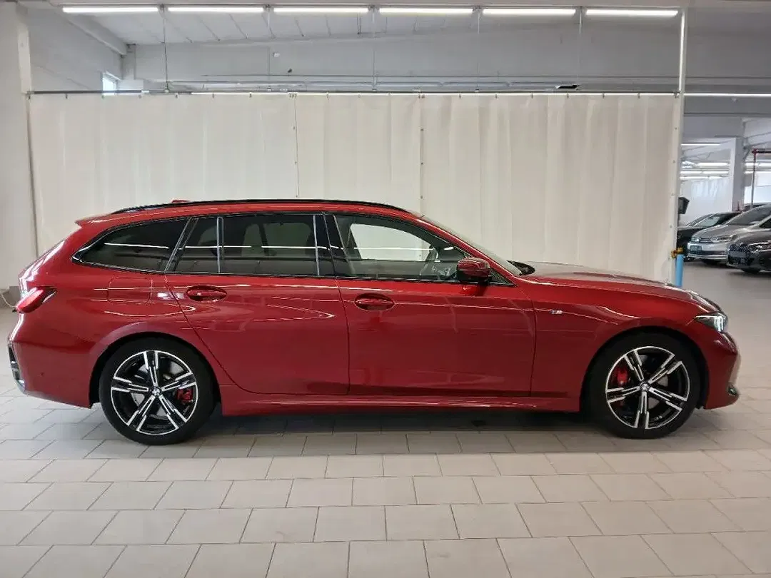 BMW 320 - Thumbnail 3