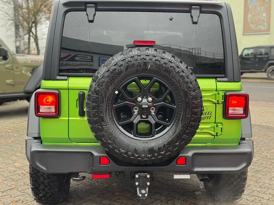 Jeep Wrangler - Thumbnail 5