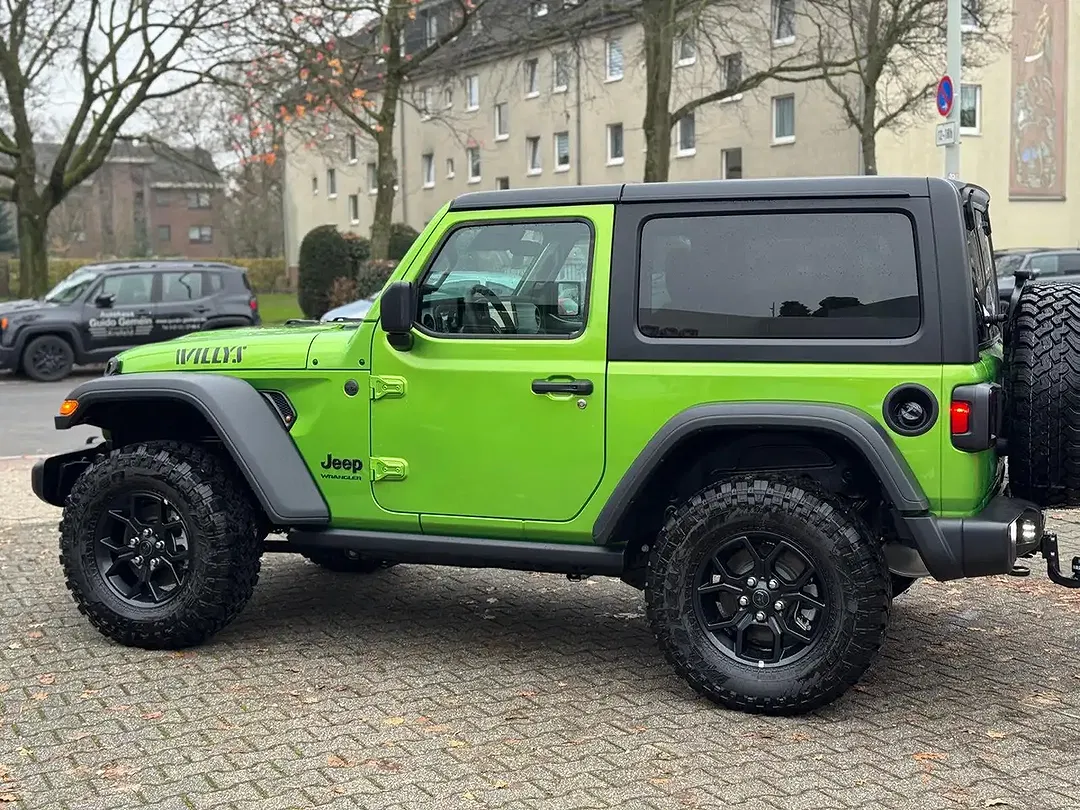 Jeep Wrangler - Thumbnail 7
