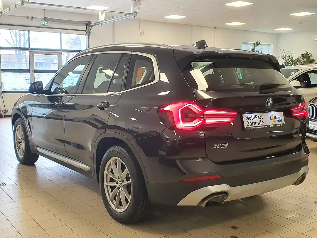 BMW X3 - Thumbnail 2