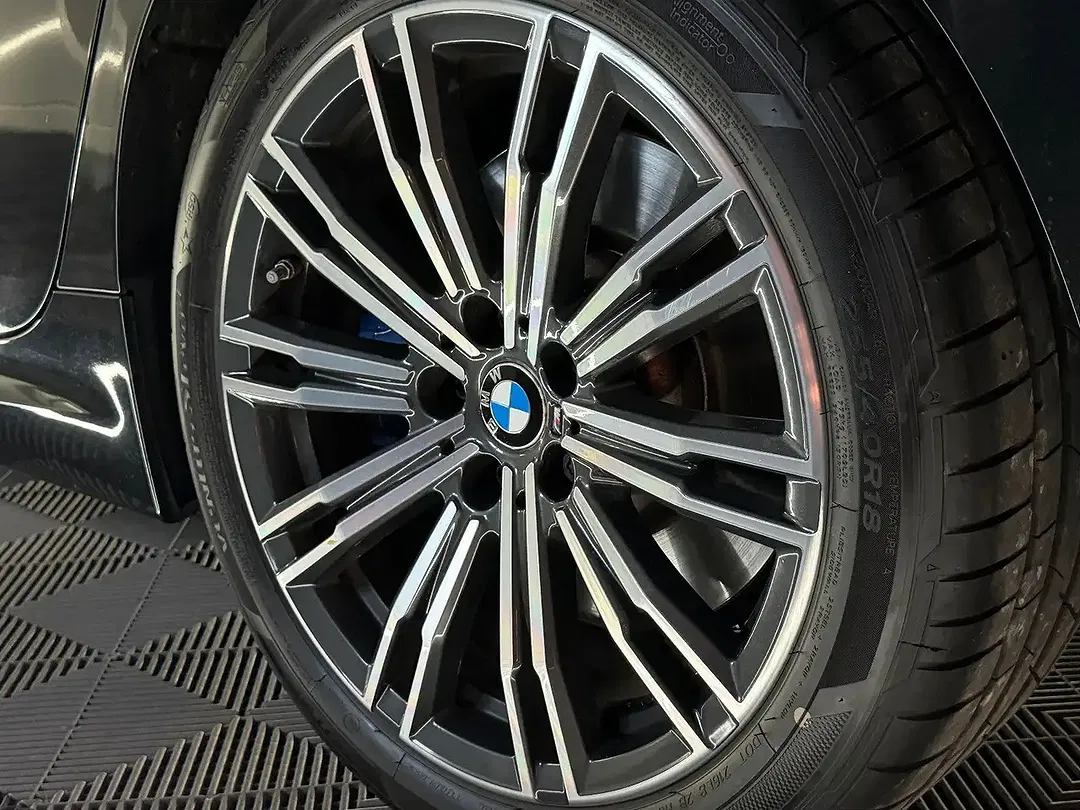 BMW 330 - Thumbnail 12