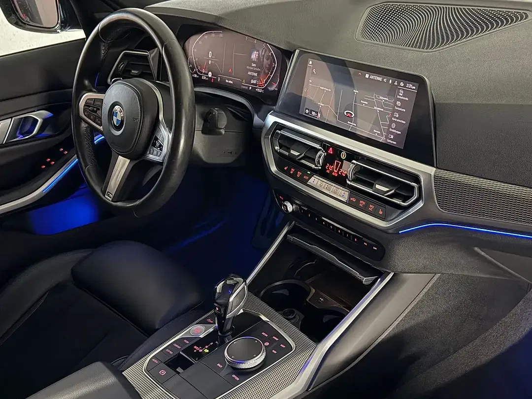 BMW 330 - Thumbnail 2