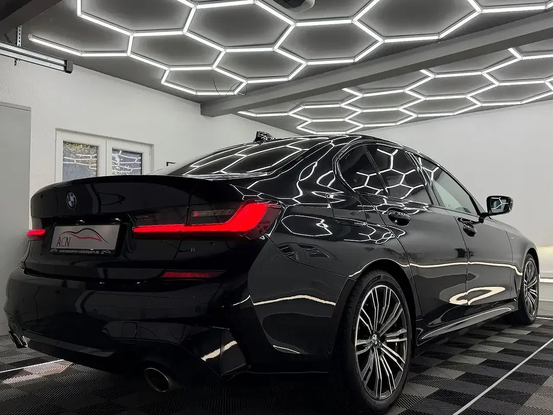 BMW 330 - Thumbnail 9