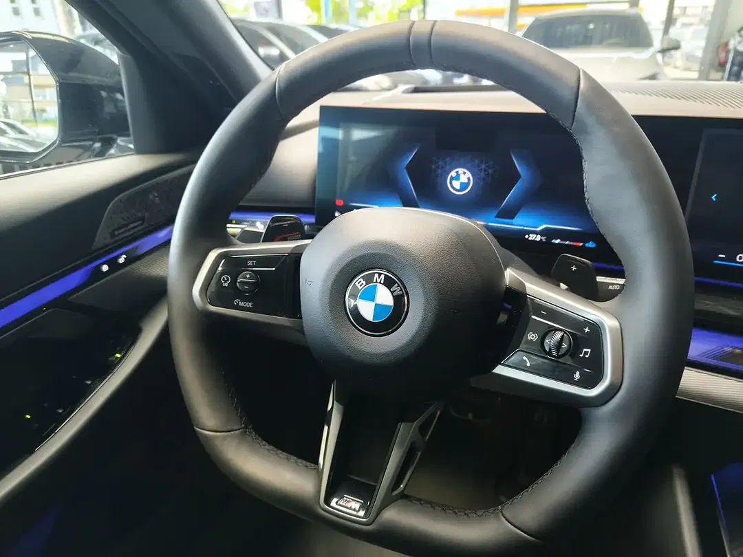 BMW 520 - Thumbnail 11