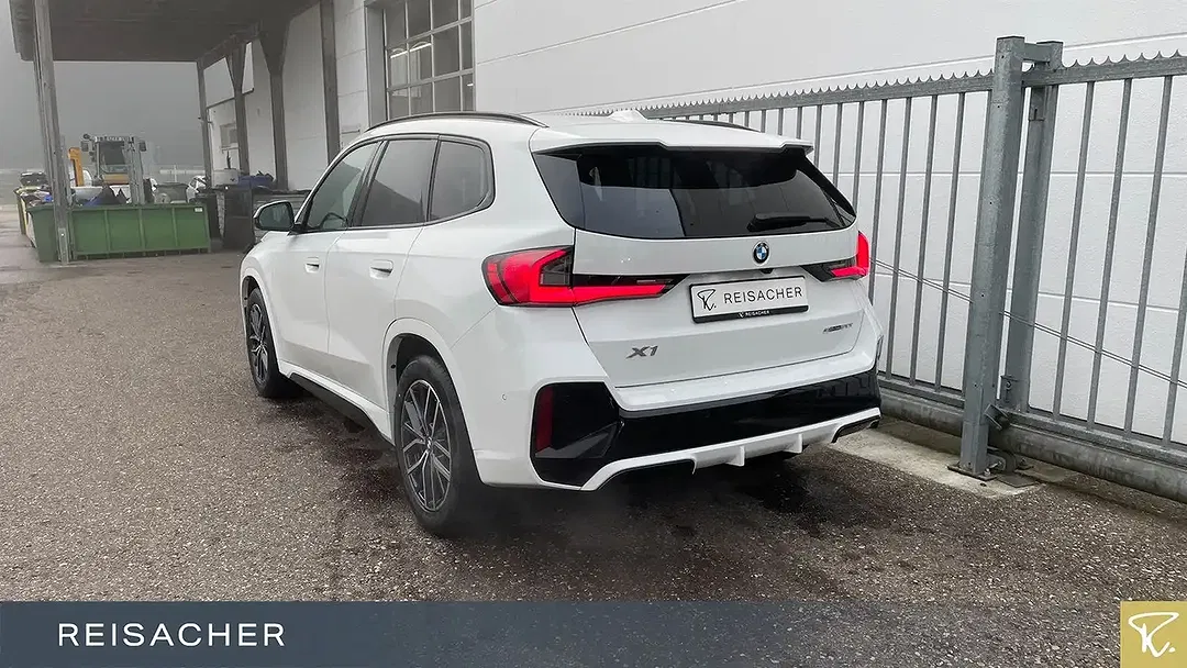 BMW X1 - Thumbnail 2