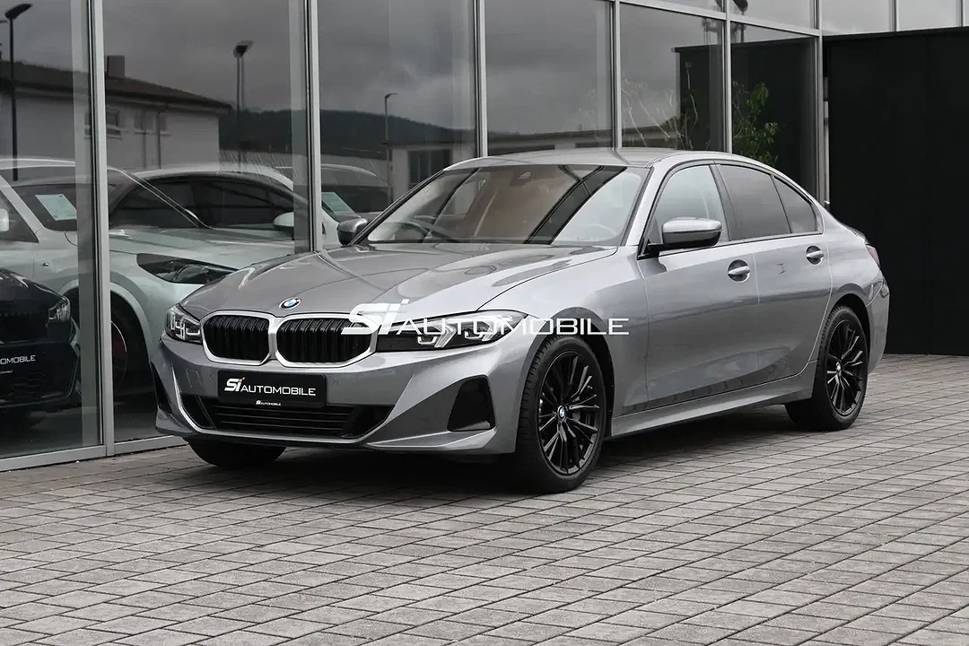 BMW 330 - Afbeelding 1