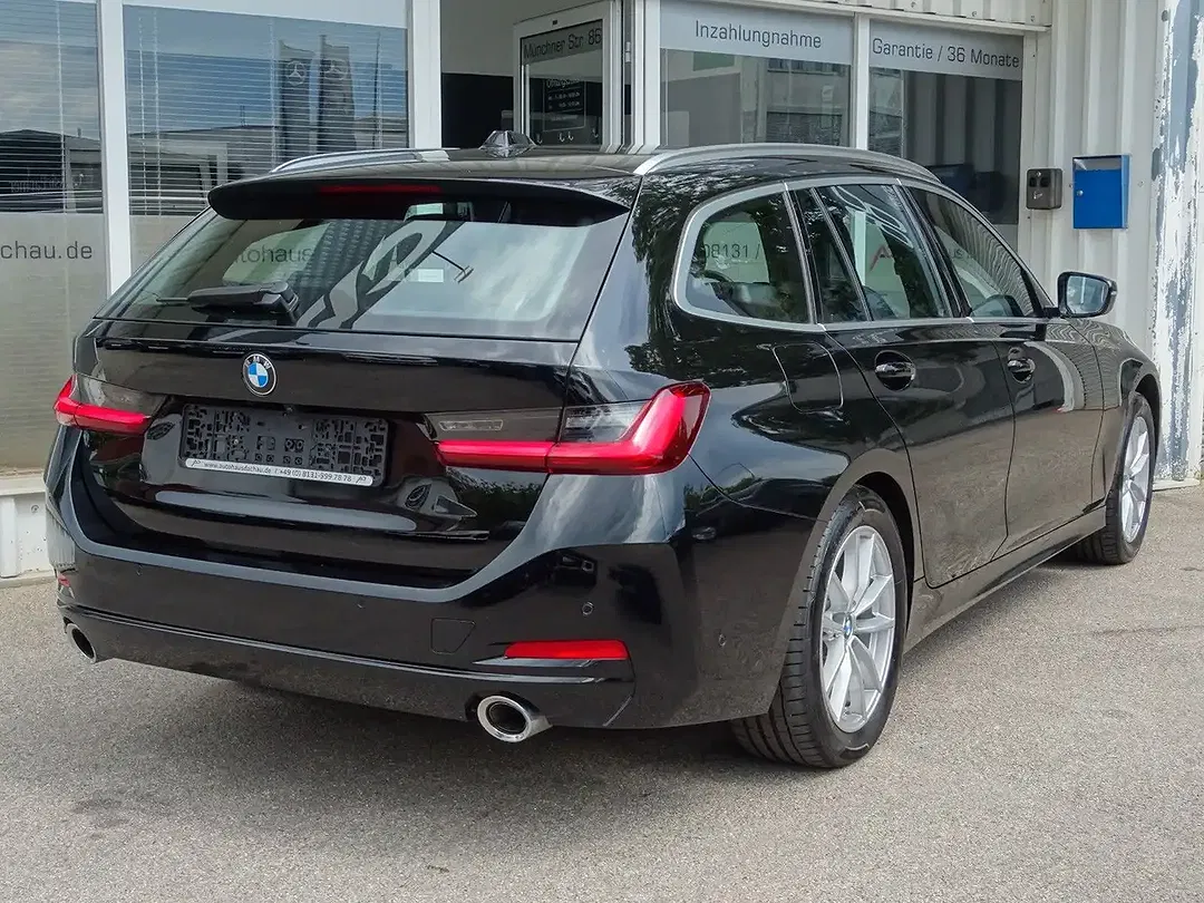 BMW 320 - Thumbnail 6