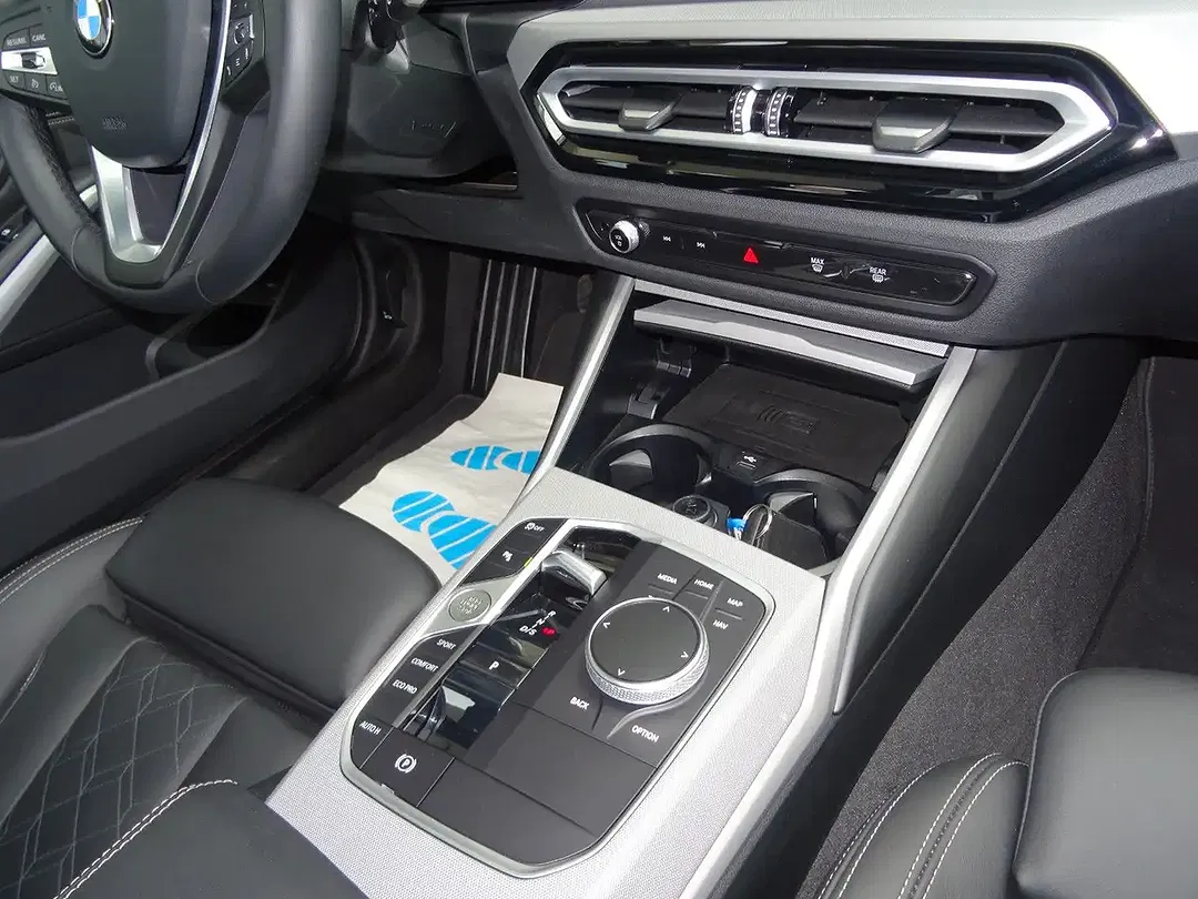 BMW 320 - Thumbnail 9