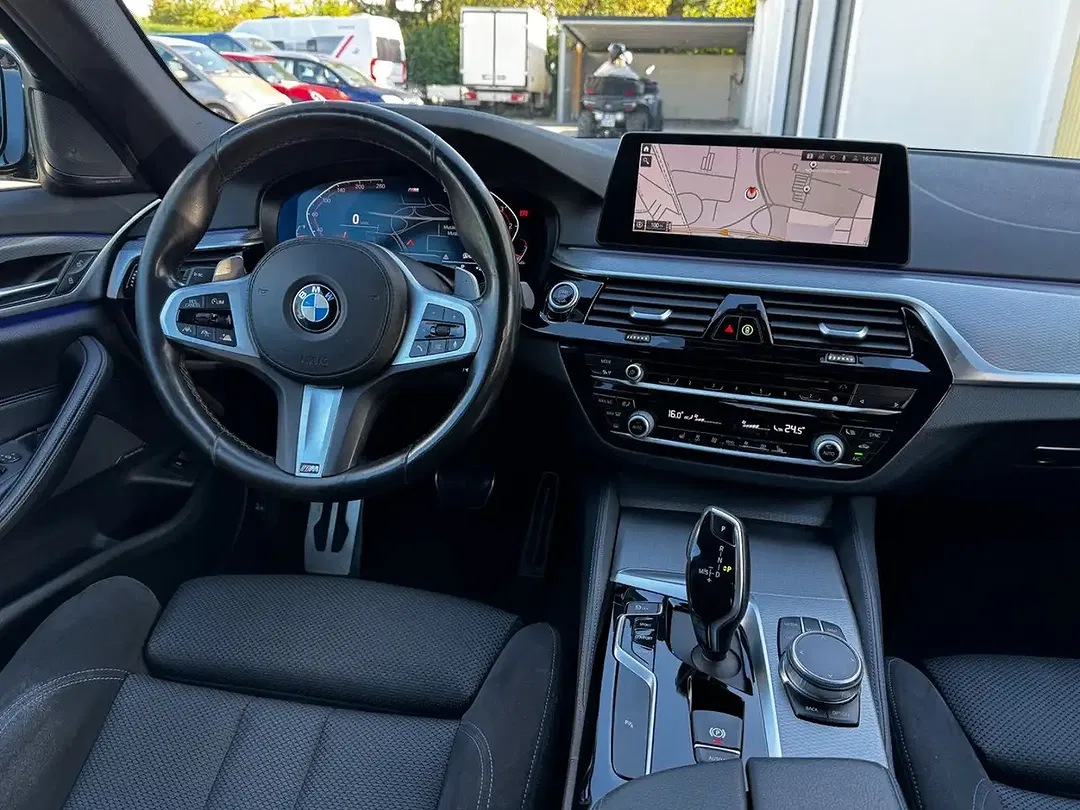 BMW 520 - Thumbnail 11