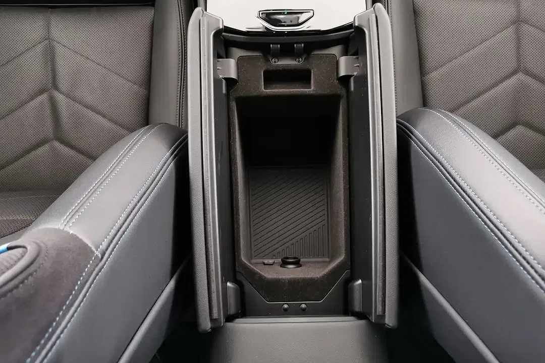 BMW 520 - Thumbnail 15