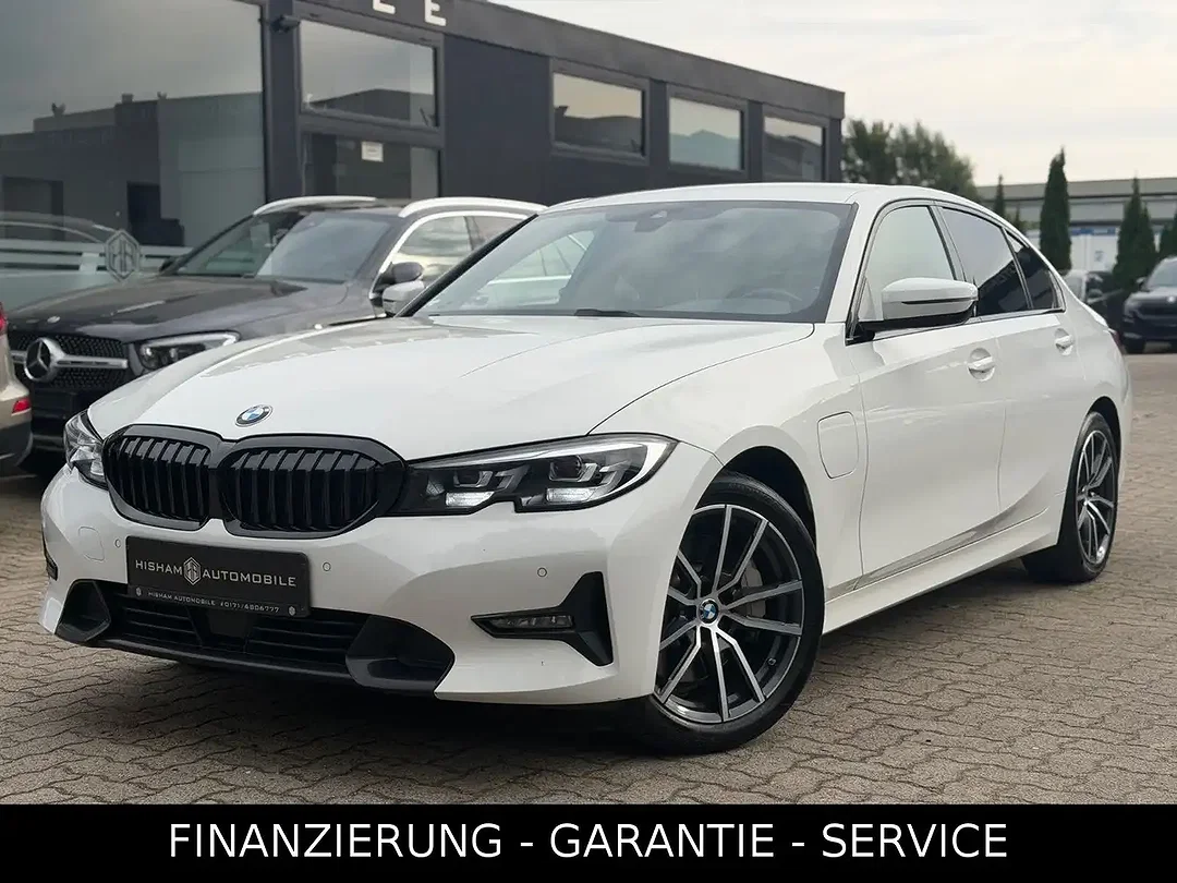 BMW 330 - Afbeelding 1