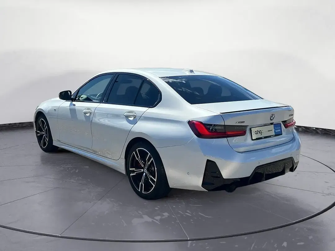 BMW 330 - Thumbnail 4