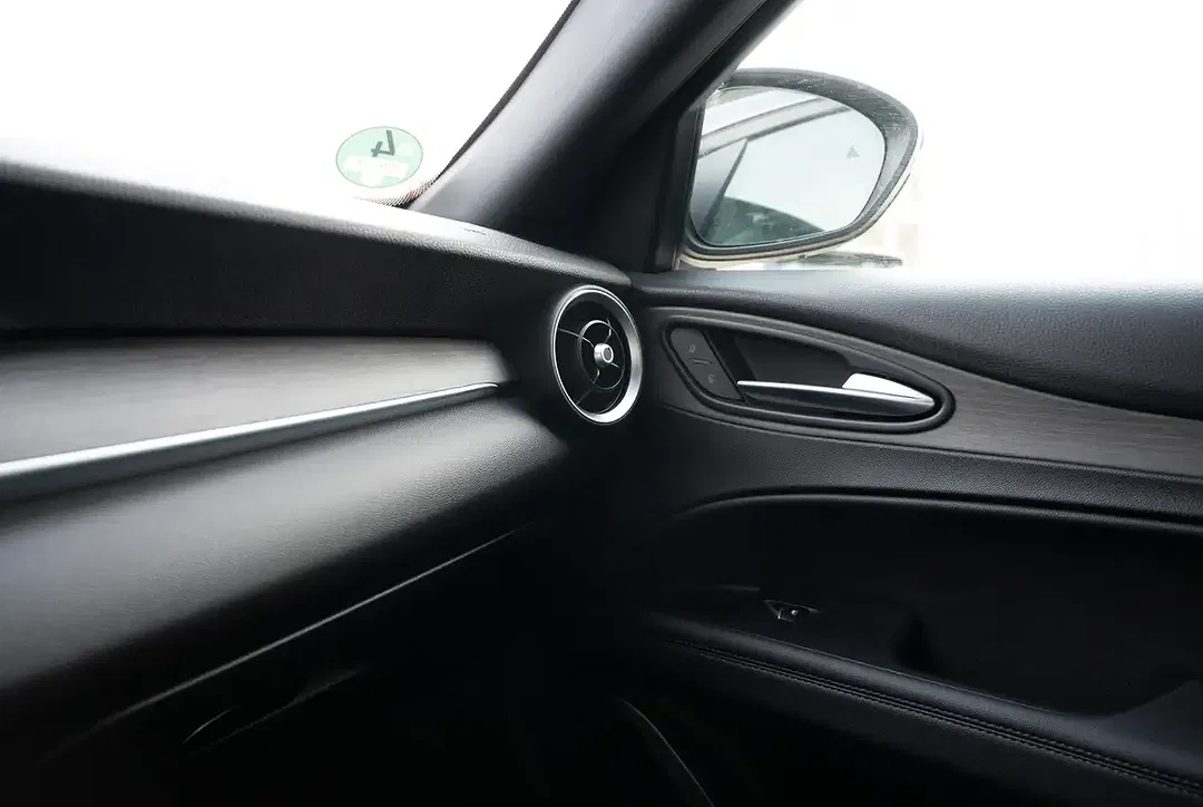 Alfa Romeo Stelvio - Thumbnail 12