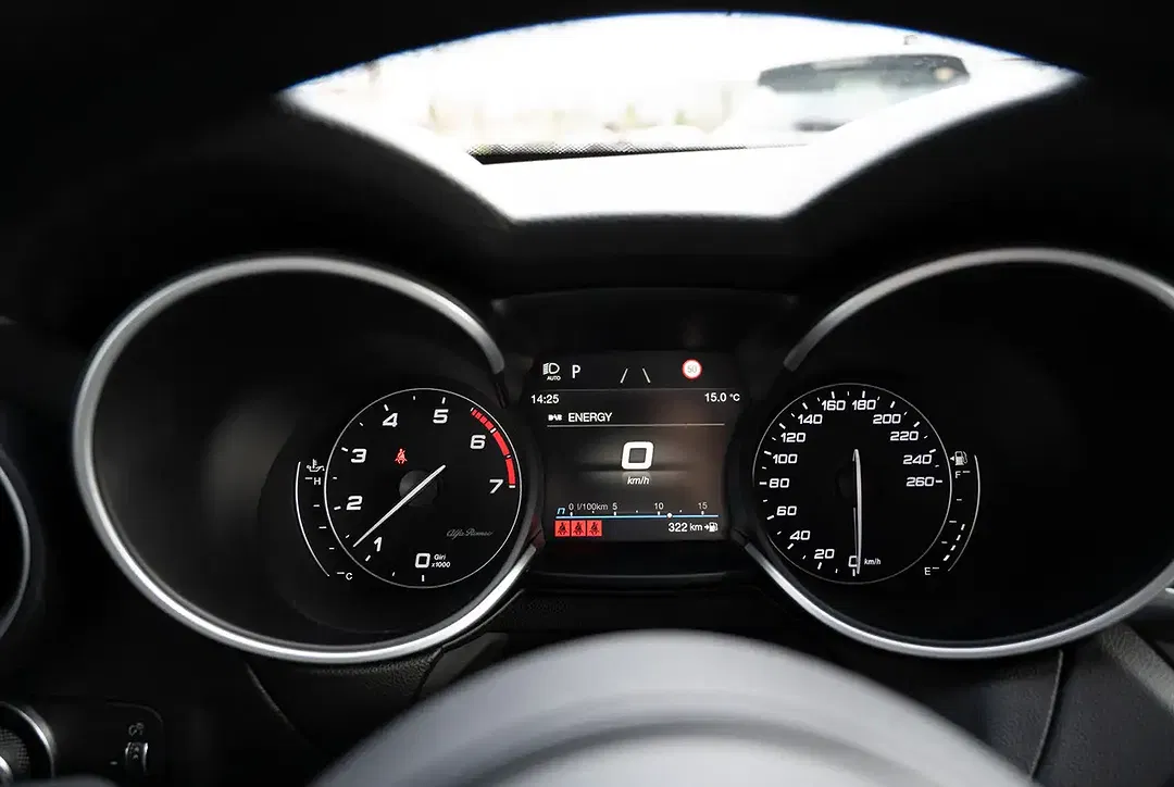 Alfa Romeo Stelvio - Thumbnail 14