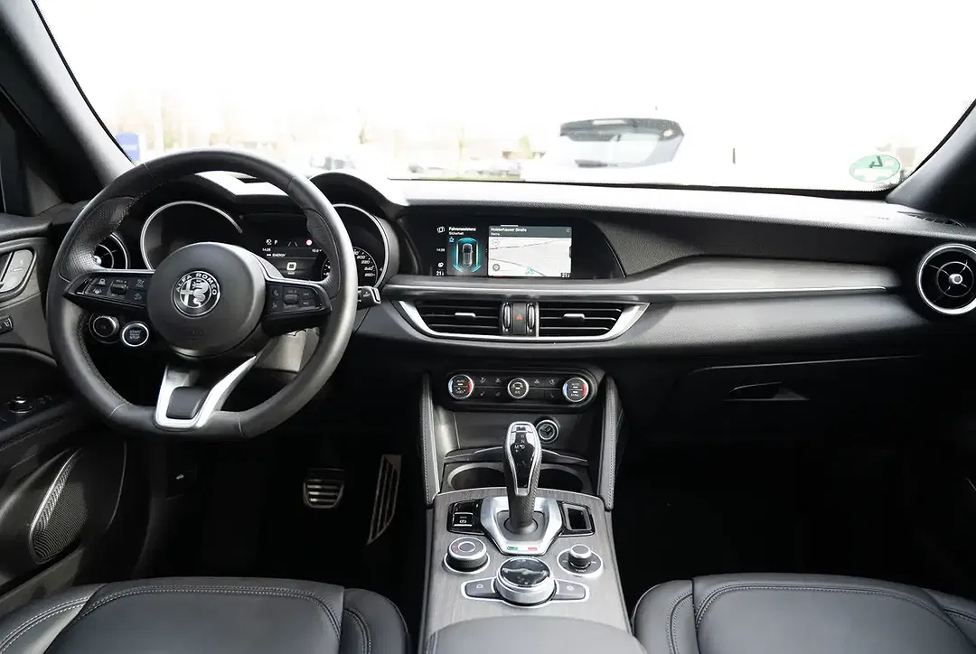 Alfa Romeo Stelvio - Thumbnail 6