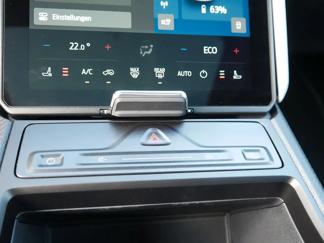 Ford Explorer - Thumbnail 10