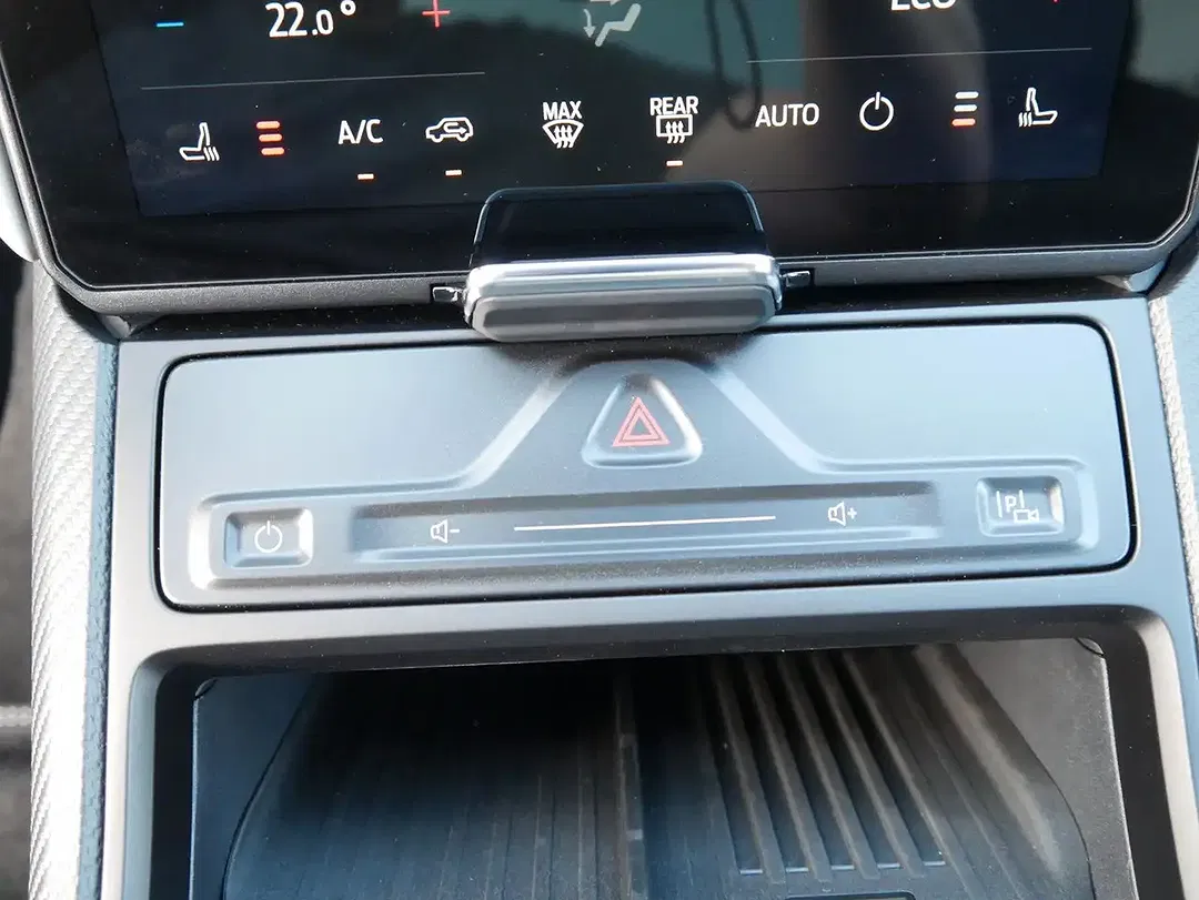 Ford Explorer - Thumbnail 11