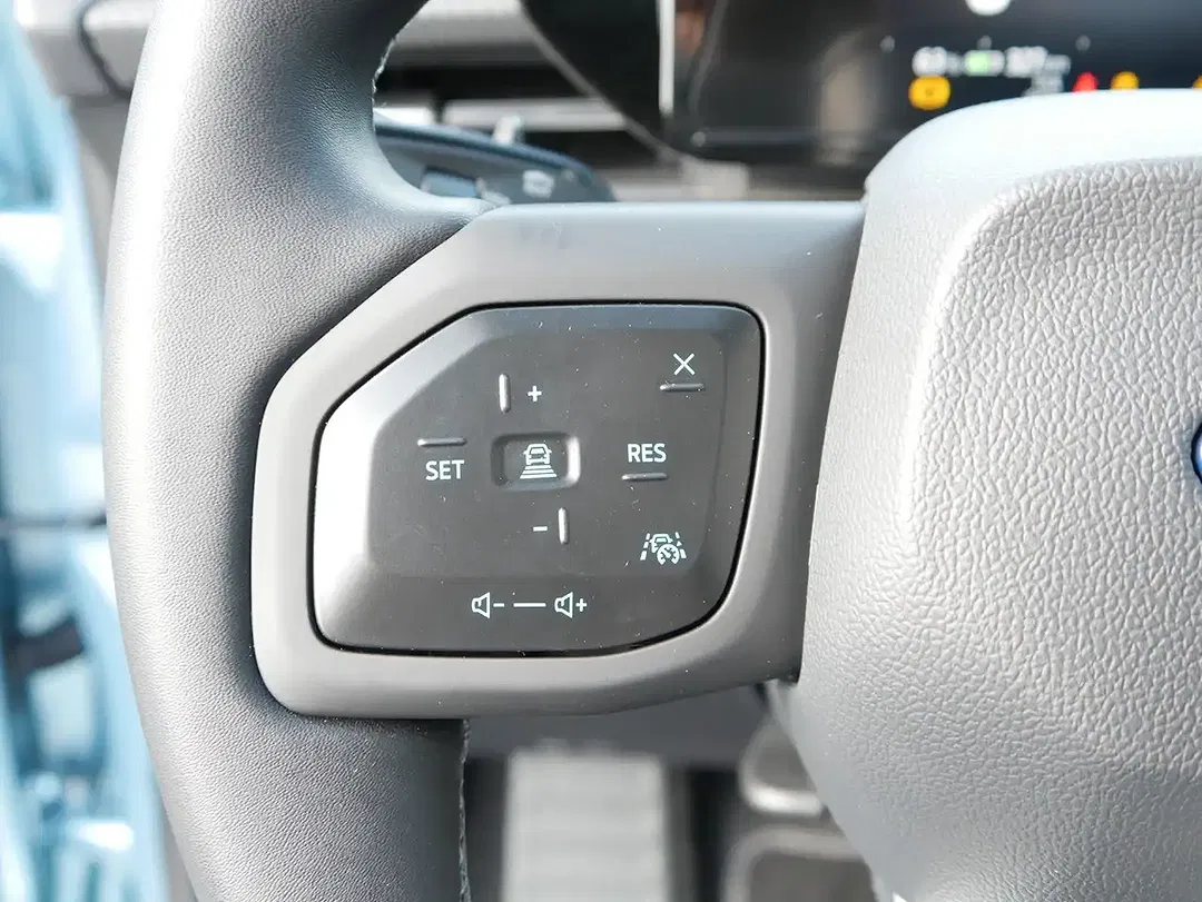 Ford Explorer - Thumbnail 14