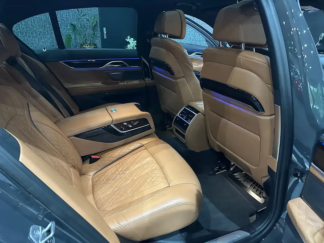 BMW 730 - Thumbnail 9
