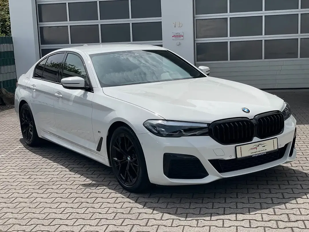 BMW 520 - Thumbnail 1