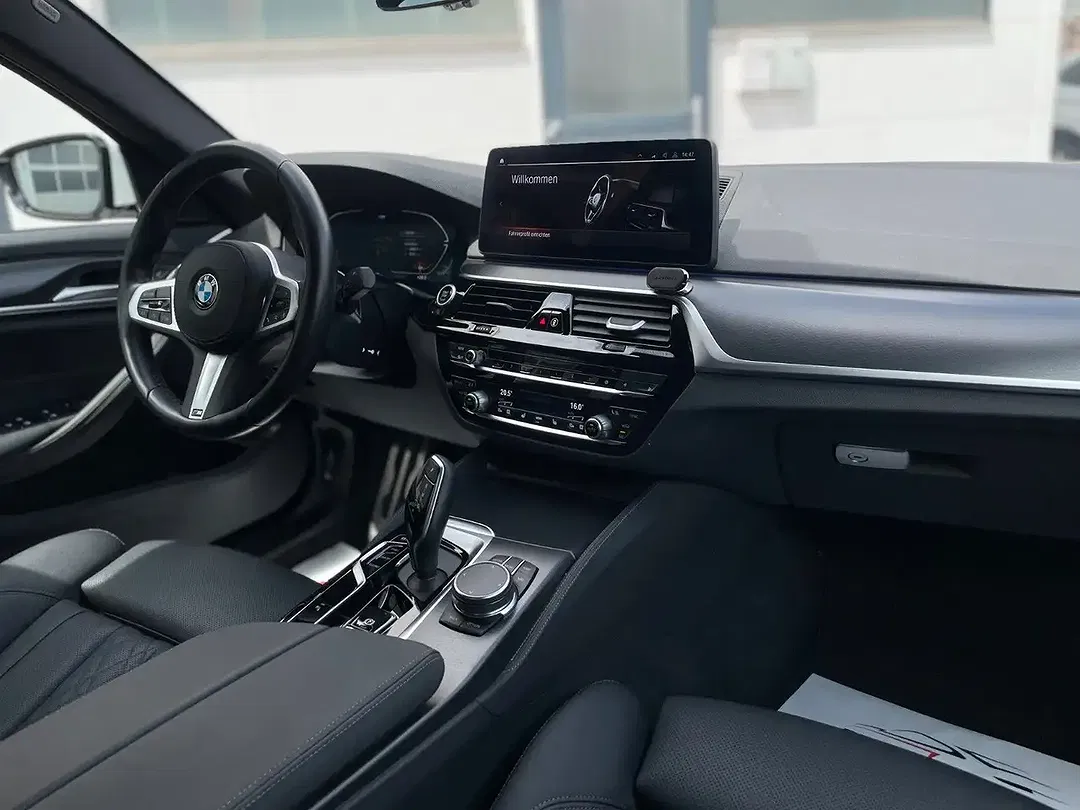 BMW 520 - Thumbnail 14