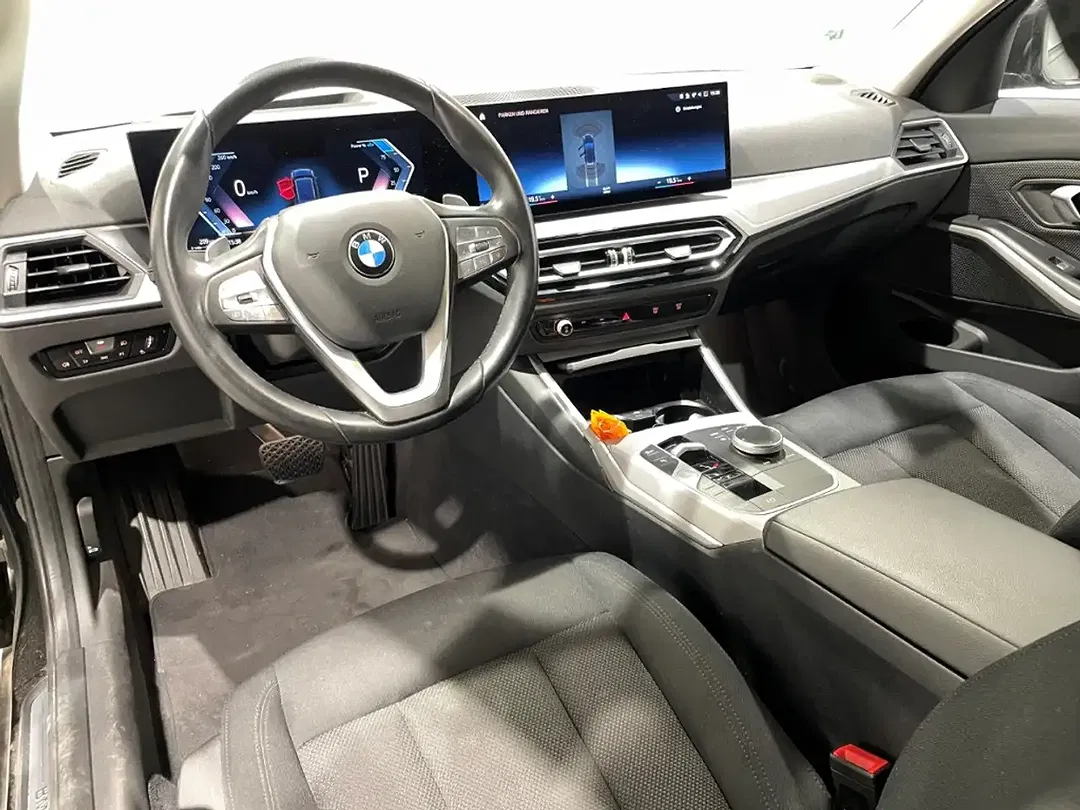 BMW 320 - Thumbnail 5