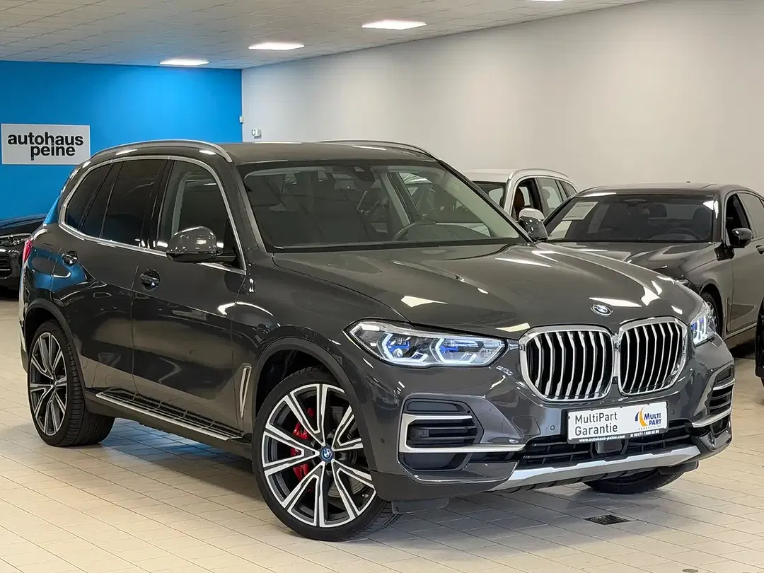 BMW X5 - Thumbnail 1
