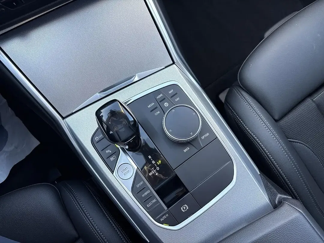 BMW 330 - Thumbnail 13