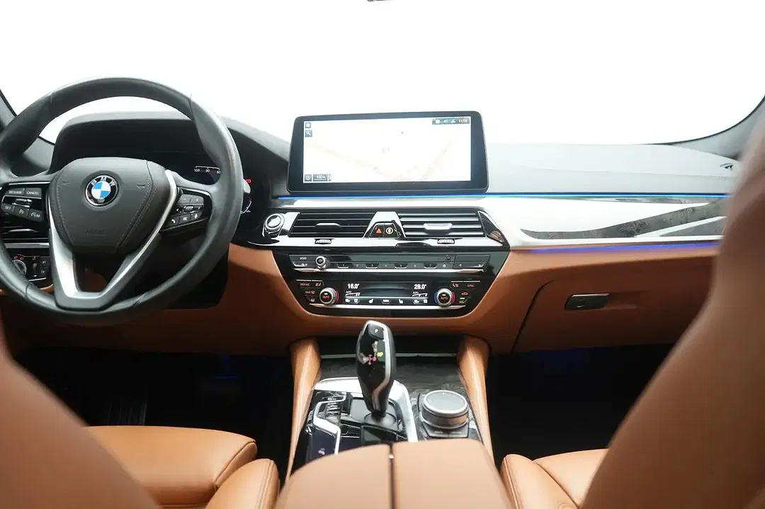 BMW 520 - Thumbnail 14
