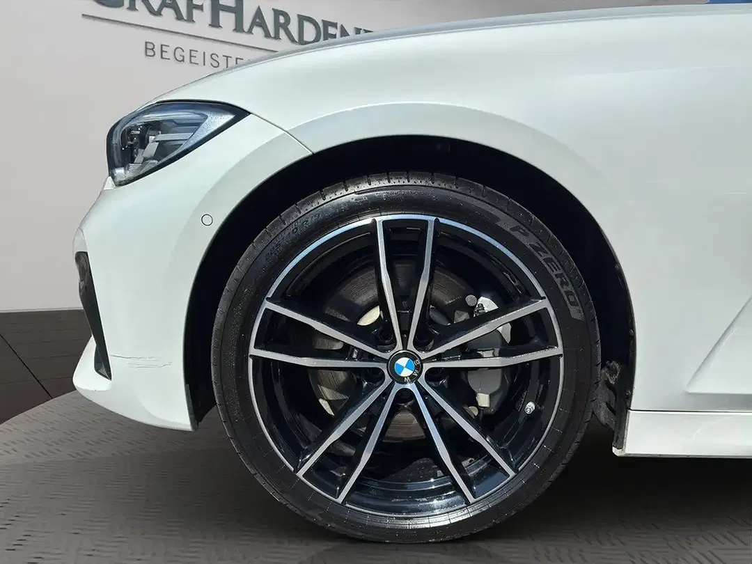BMW 330 - Thumbnail 3