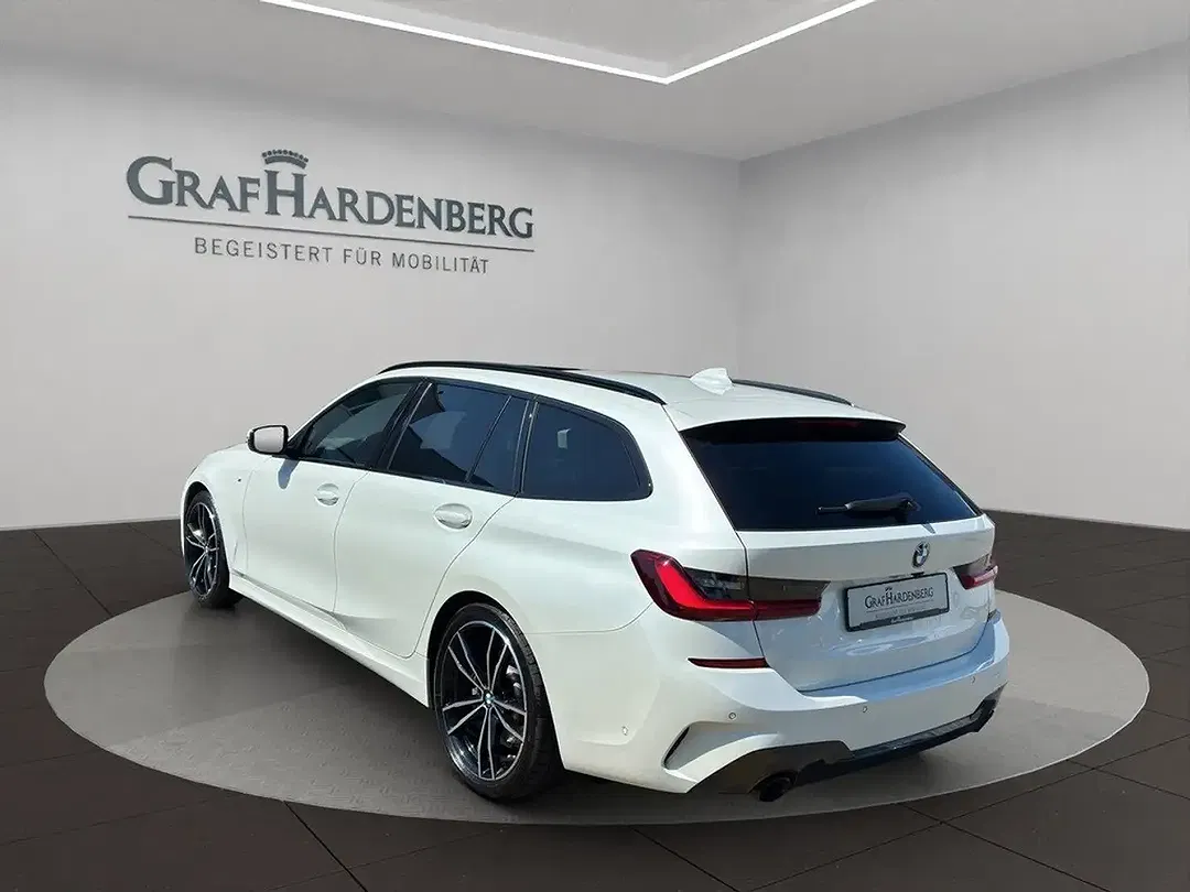 BMW 330 - Thumbnail 4