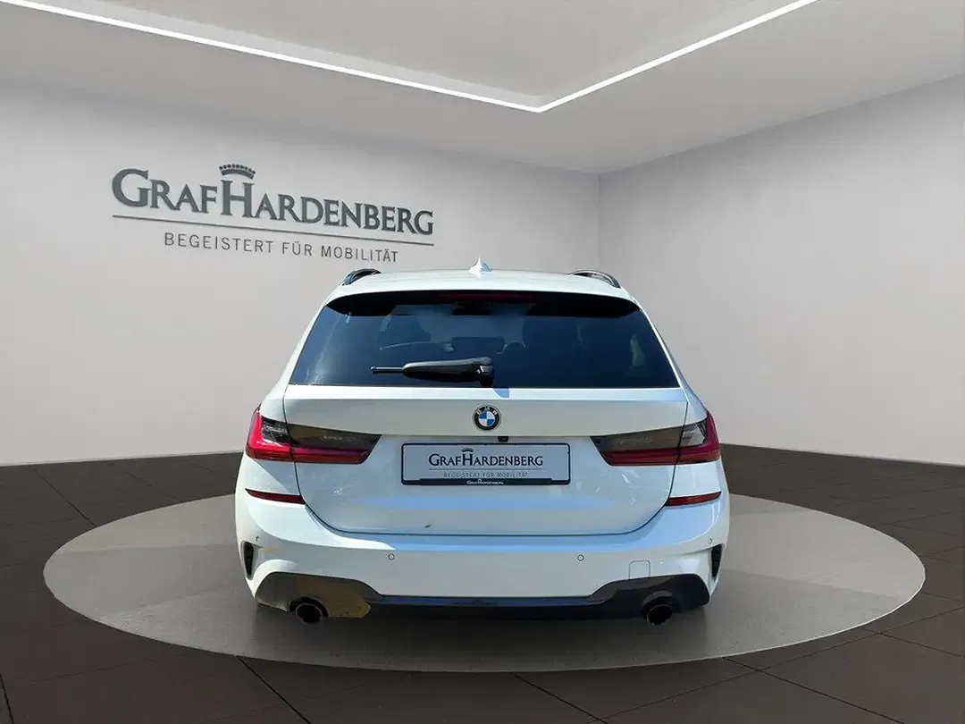 BMW 330 - Thumbnail 5