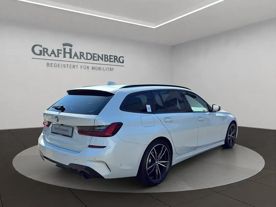 BMW 330 - Thumbnail 6