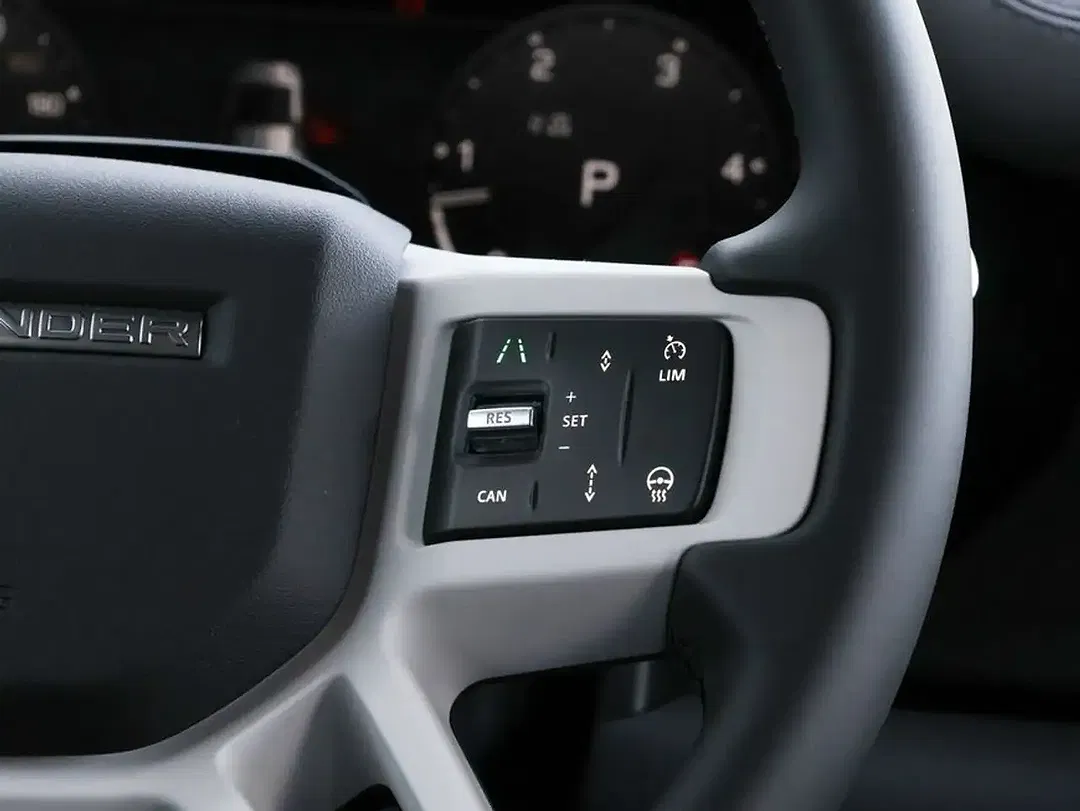 Land Rover Defender - Thumbnail 12